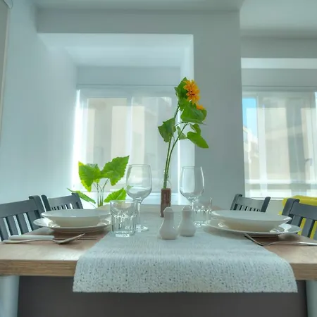 Spacious And Cozy 1 Bedroom Near Seafront Pcal1-1 Sliema