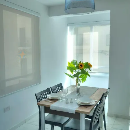 Spacious And Cozy 1 Bedroom Near Seafront Pcal1-1