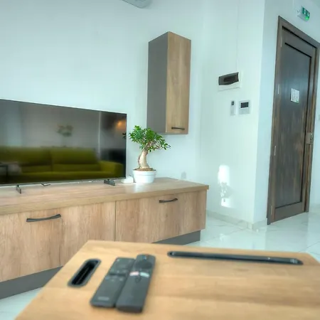 Spacious And Cozy 1 Bedroom Near Seafront Pcal1-1 Apartman *