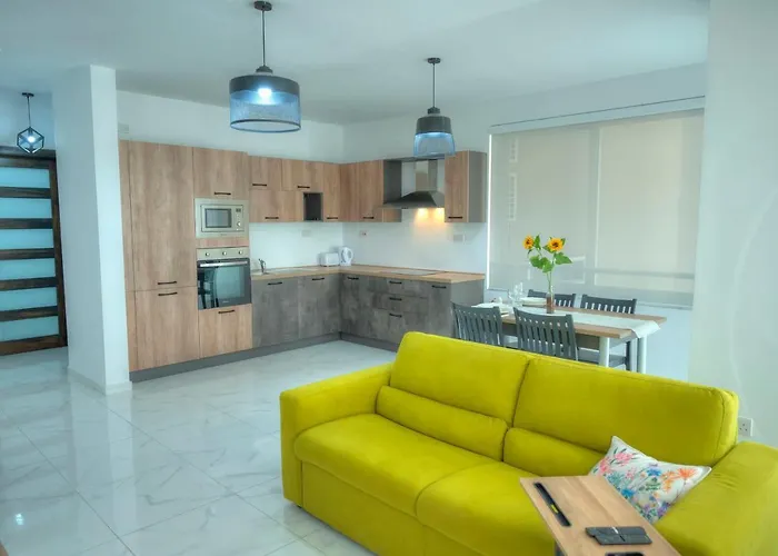 Spacious And Cozy 1 Bedroom Near Seafront Pcal1-1 Sliema