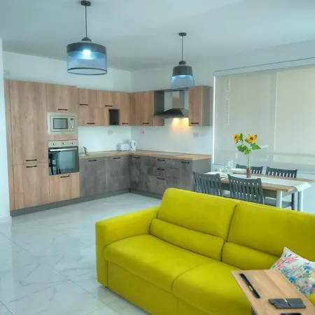 Spacious And Cozy 1 Bedroom Near Seafront Pcal1-1 Sliema